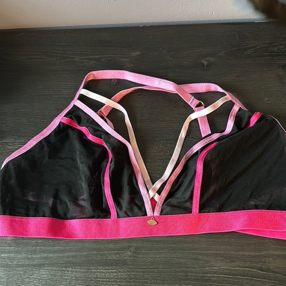 Black and Pink Sports Bra with Multiple Straps for Intimates